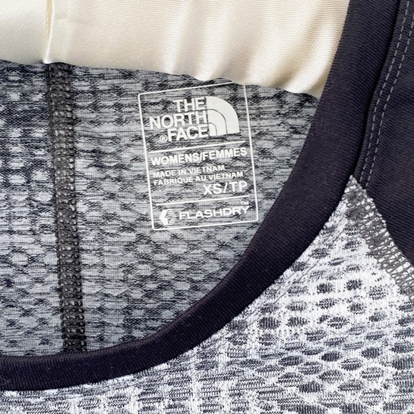 The North Face Flashdry Gray Pullover Long Sleeve - Picture 4 of 6